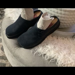 Simple clogs